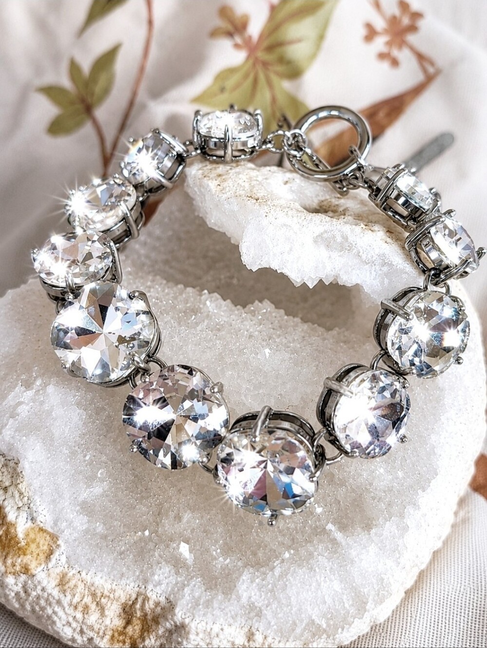 Crystal Clear Graduated Bling Thick Rhinestone Silver Tone Toggle Bracelet NEW